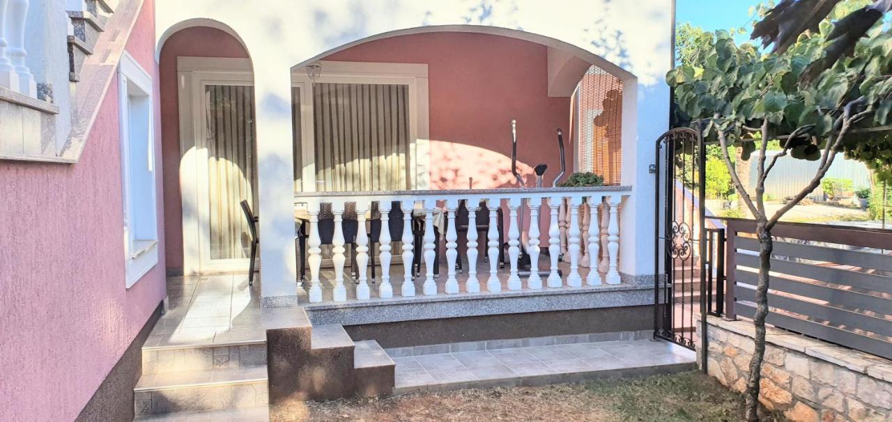 Nova Vas  Apartmani Radmila מראה חיצוני תמונה